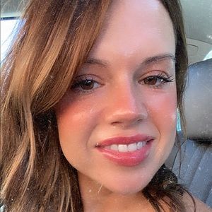 Meet your Posher, Hayley